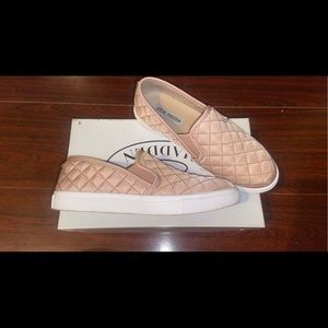 Steve Madden slip ons